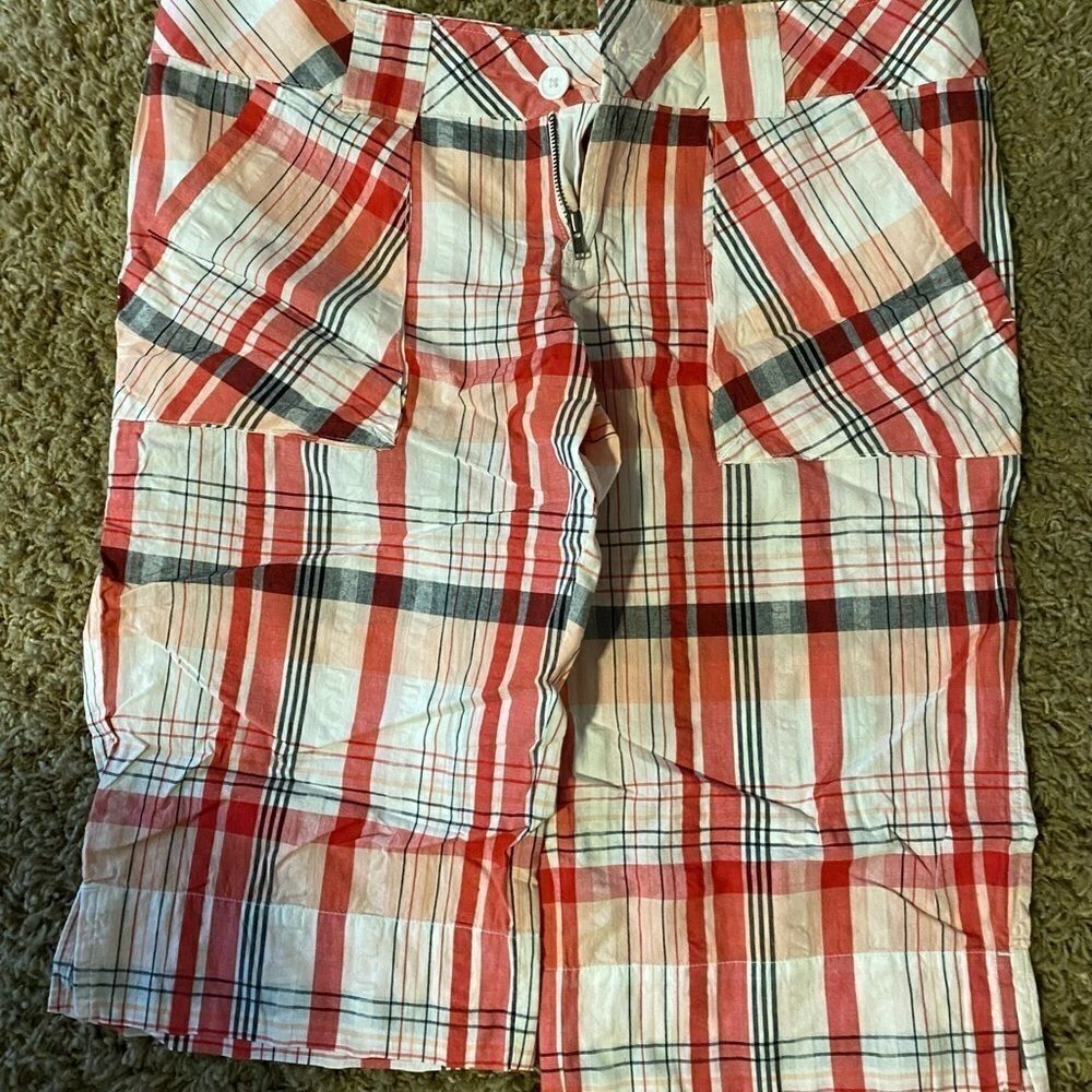 Split red plaid shorts size 7